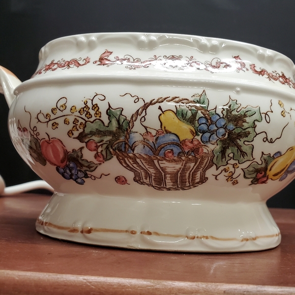 Vintage Japanese Gravy or Soup Tureen Boat Harvest Basket Theme EUC - Picture 7 of 11